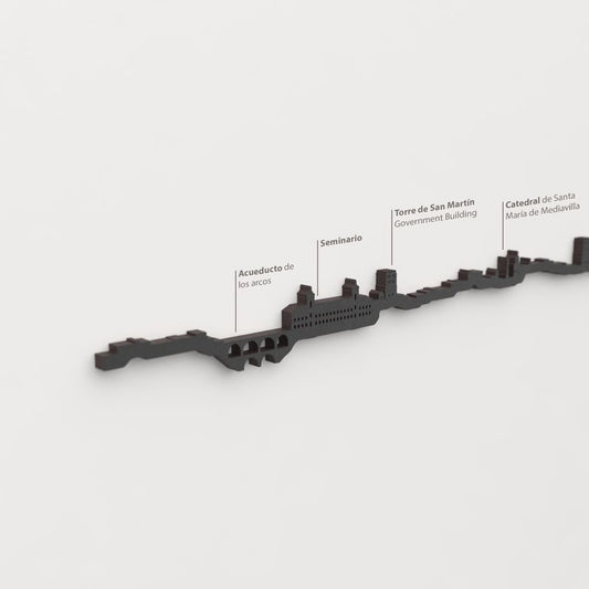 Detalle del Acueducto de los arcos en la silueta de madera del skyline de Teruel.