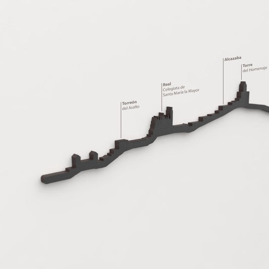 Detalle de la Real Colegiata de Santa María la Mayor en la silueta de madera del skyline de Antequera.