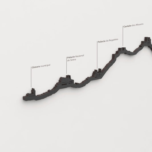 Detalle del Palacio Nacional de Sintra en la silueta de madera del skyline de Sintra.
