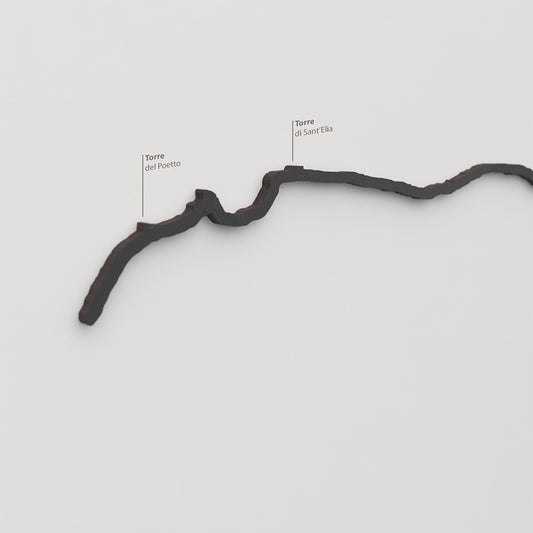 Skyline Sella del Diavolo – detalle de la Torre del Poetto en madera negra.