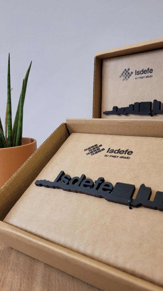 Colaborando con ISDEFE: Un Regalo Institucional Sostenible para Madrid - Skylinecity