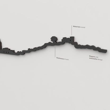 Acabado lacado negro del skyline Cortegana en madera.