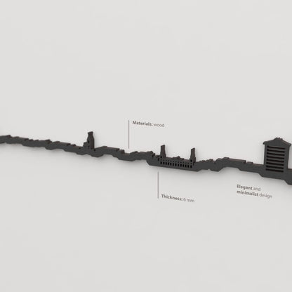 Acabado lacado negro del skyline Huelva en madera.