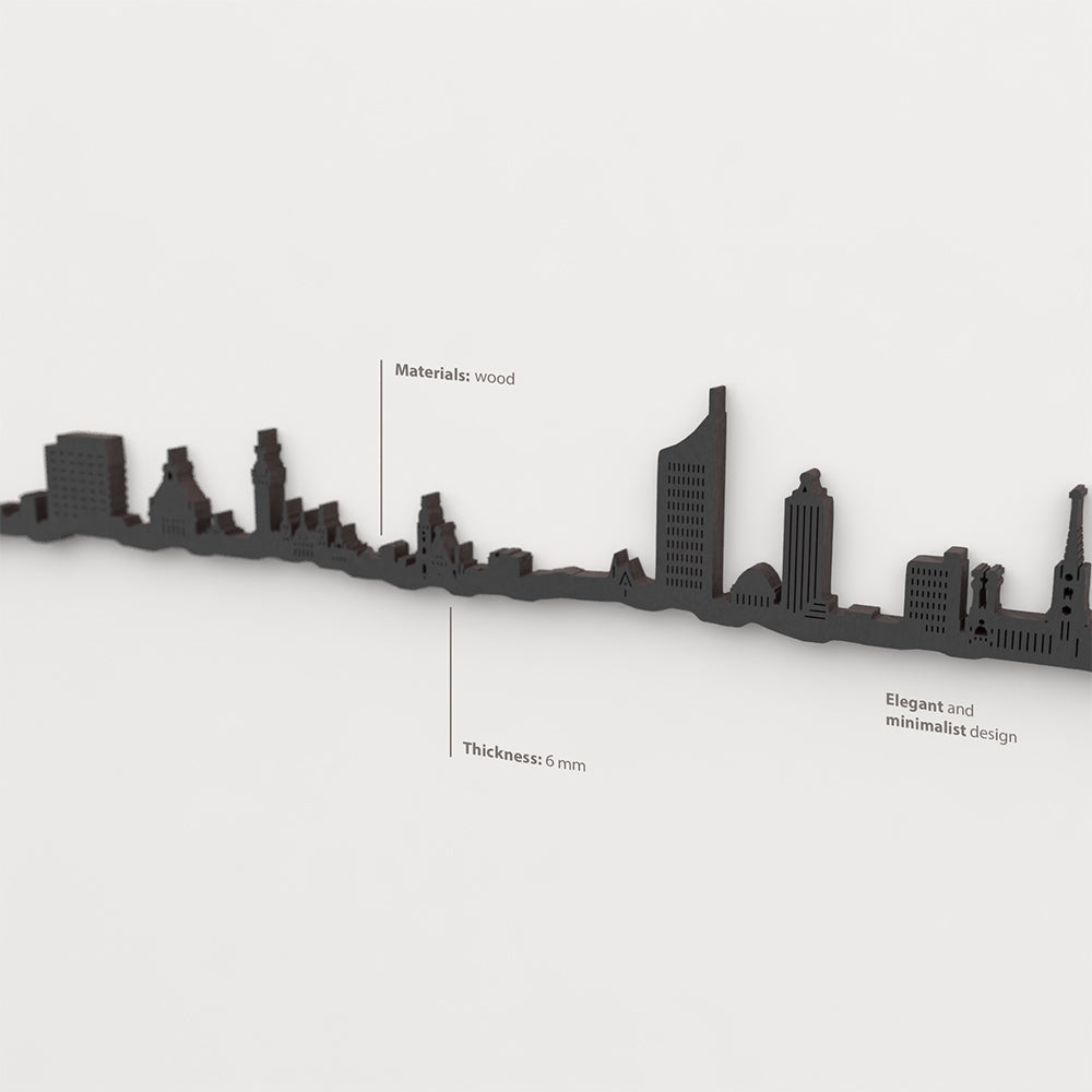 Acabado lacado negro del skyline Leipzig en madera.