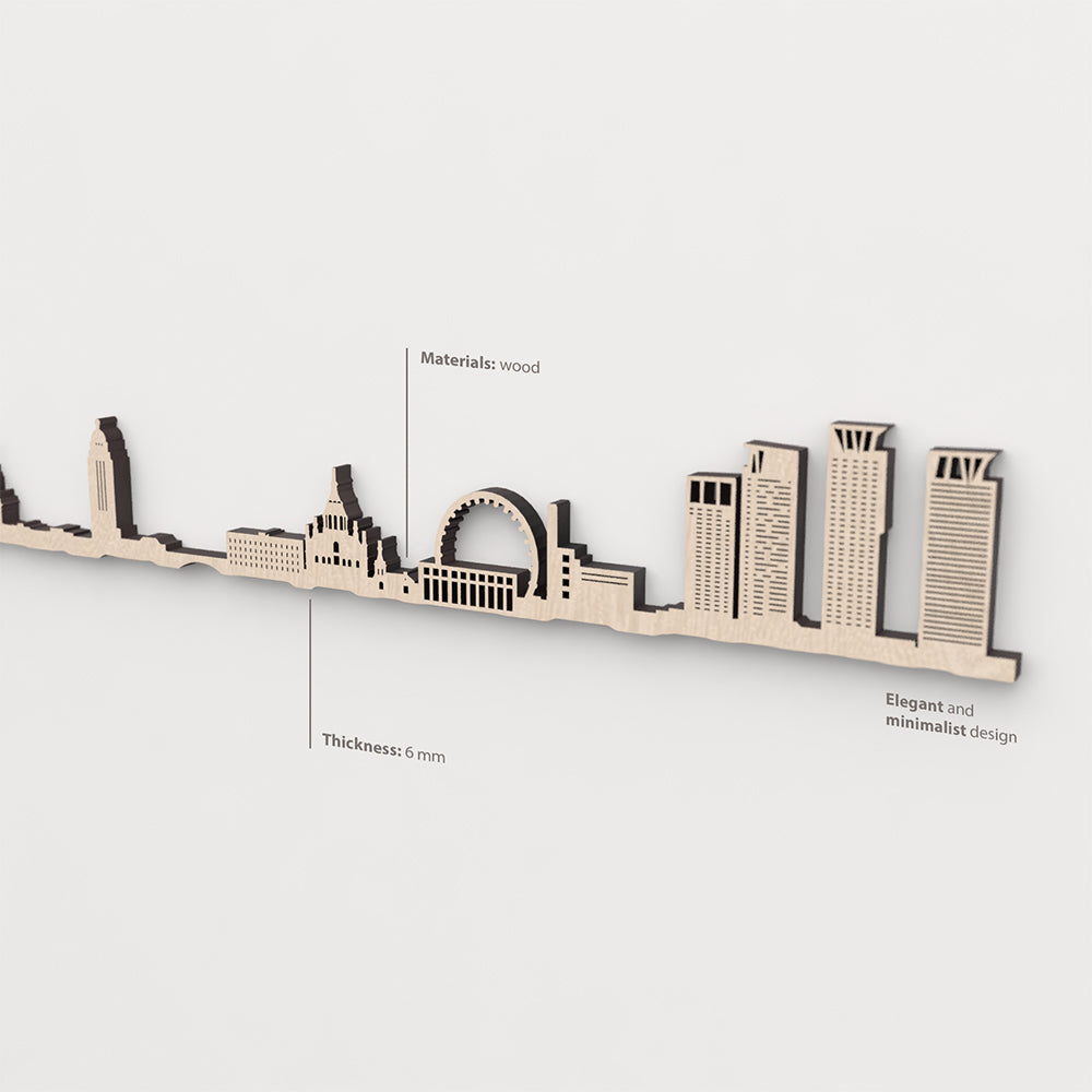 Vetado de la madera natural en el skyline Helsinki.