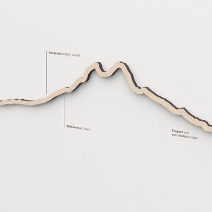 Vetado de la madera natural en el skyline Pedraforca.