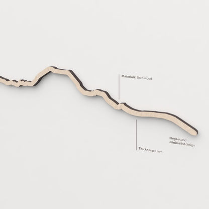 Vetado de la madera natural en el skyline Pirineos.