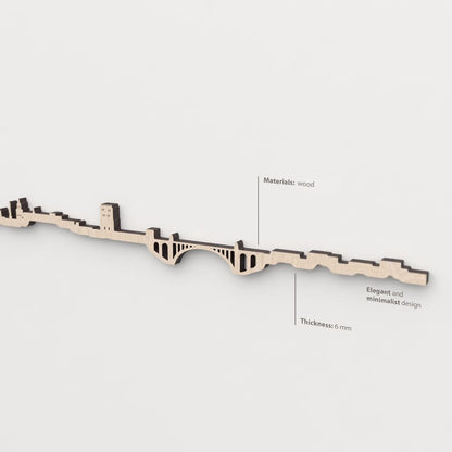 Textura y veta de la madera de abedul natural del skyline Teruel.