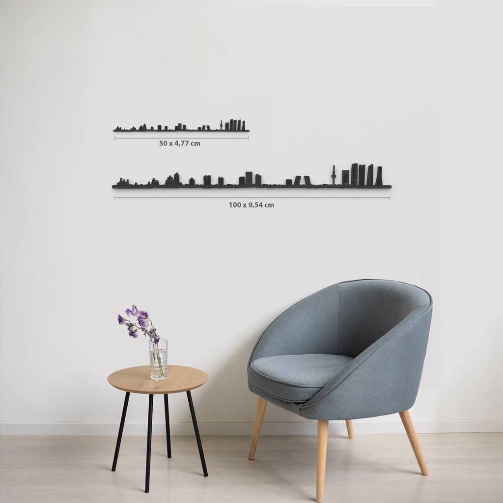 Comparativa 50 cm vs 100 cm del skyline Madrid en salón.