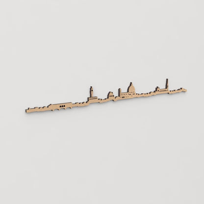 Pieza artesanal en madera con los principales monumentos de Florencia, capital de la Toscana.