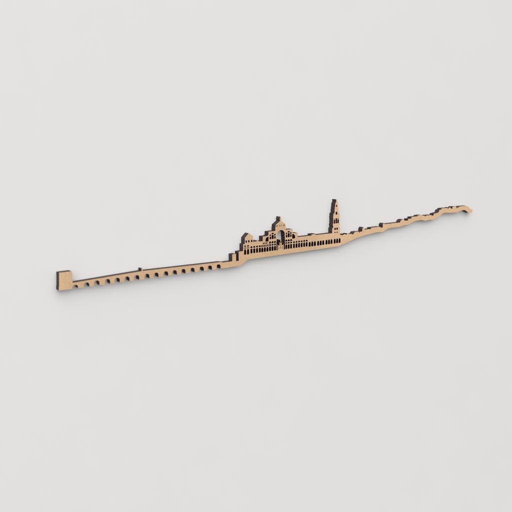 Decoración de pared artesanal con la silueta de Córdoba en madera natural.