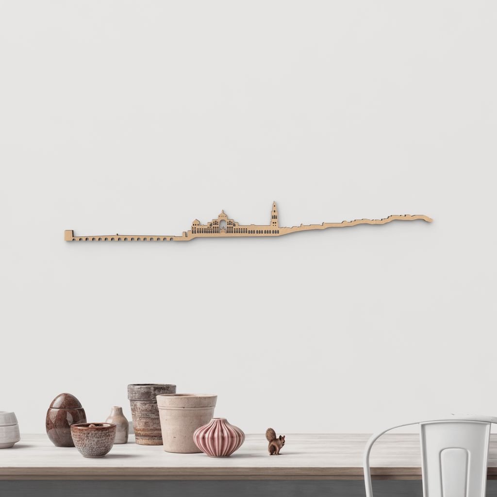 Silueta skyline de Córdoba en madera color marrón ideal para decoración de pared.