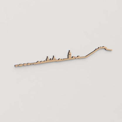 Decoración de pared con la silueta de Burgo de Osma, una pieza de artesanía en madera.