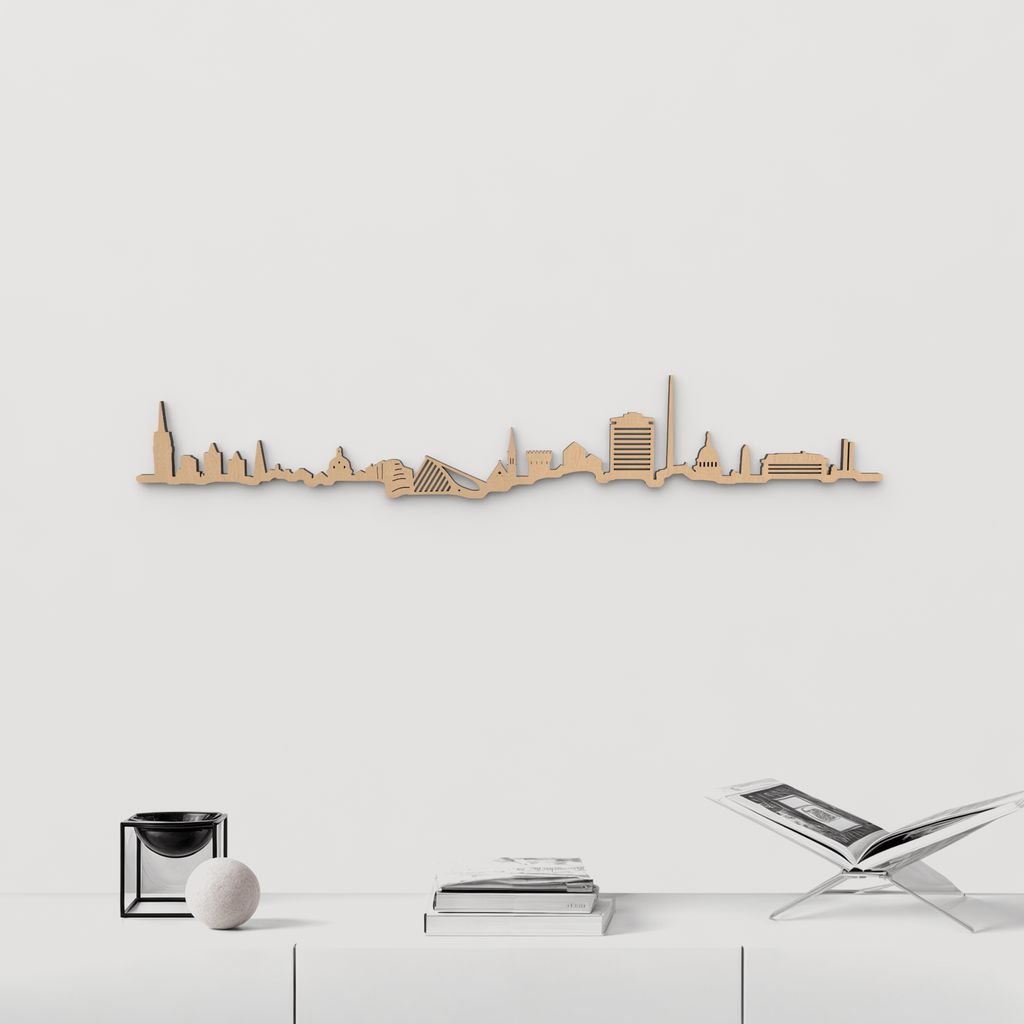 Silueta skyline de Dublín en madera marrón, perfecta para decoración cálida.