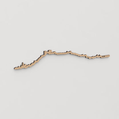 Decoración de pared con la silueta de Almería, una pieza de artesanía en madera.