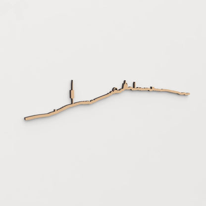 Skyline Barcelona Collserola en madera, decoración de pared elegante y moderna.