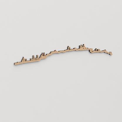 Skyline Cagliari en madera, decoración de pared elegante y moderna.