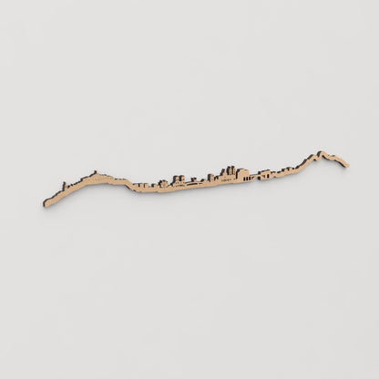 Skyline Ceuta en madera, decoración de pared elegante y moderna.