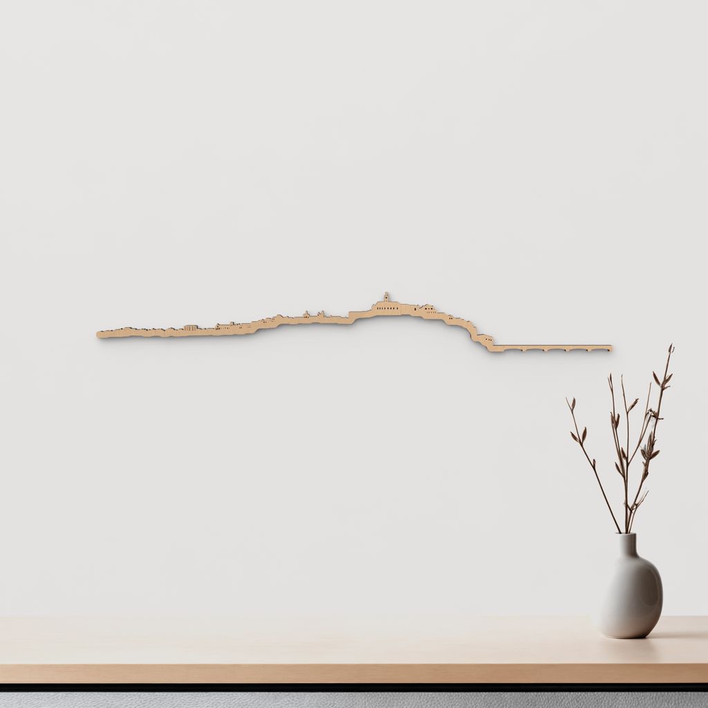 Silueta skyline de Coimbra en madera color marrón para decoración mural.