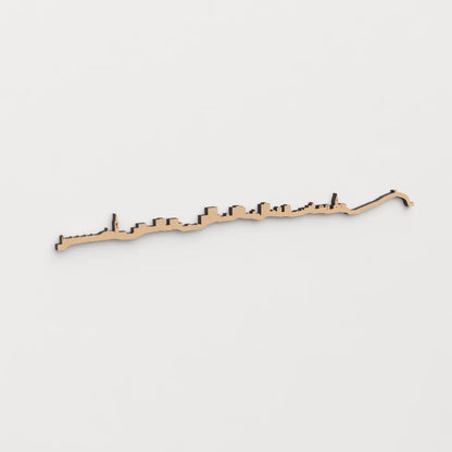 Skyline Gijón-Xixón en madera, decoración de pared elegante y moderna.