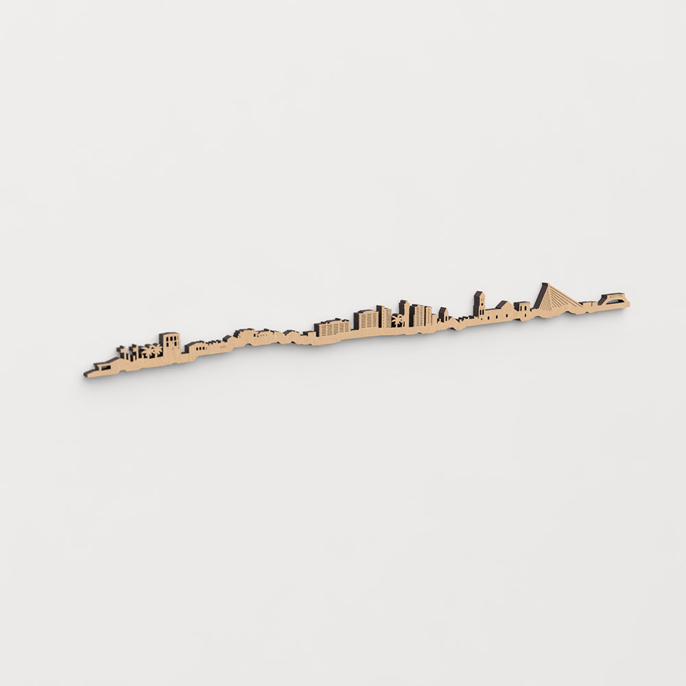 Skyline Marbella en madera, decoración de pared elegante y moderna.