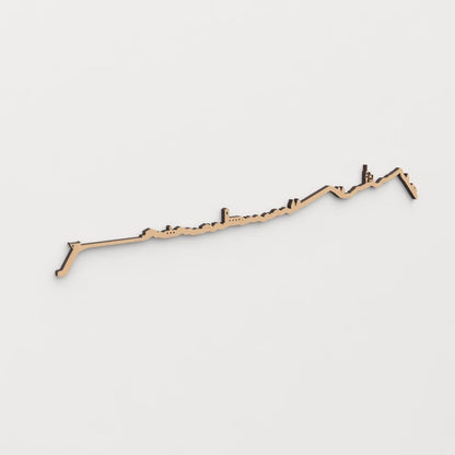 Skyline Navacerrada en madera, decoración de pared elegante y moderna.