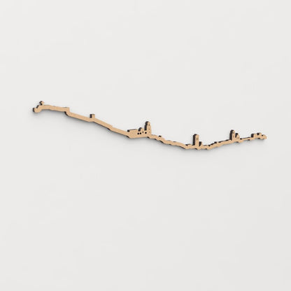 Skyline Orihuela en madera, decoración de pared elegante y moderna.