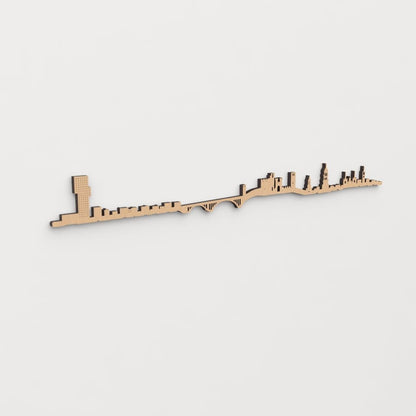 Skyline Ponferrada en madera, decoración de pared elegante y moderna.