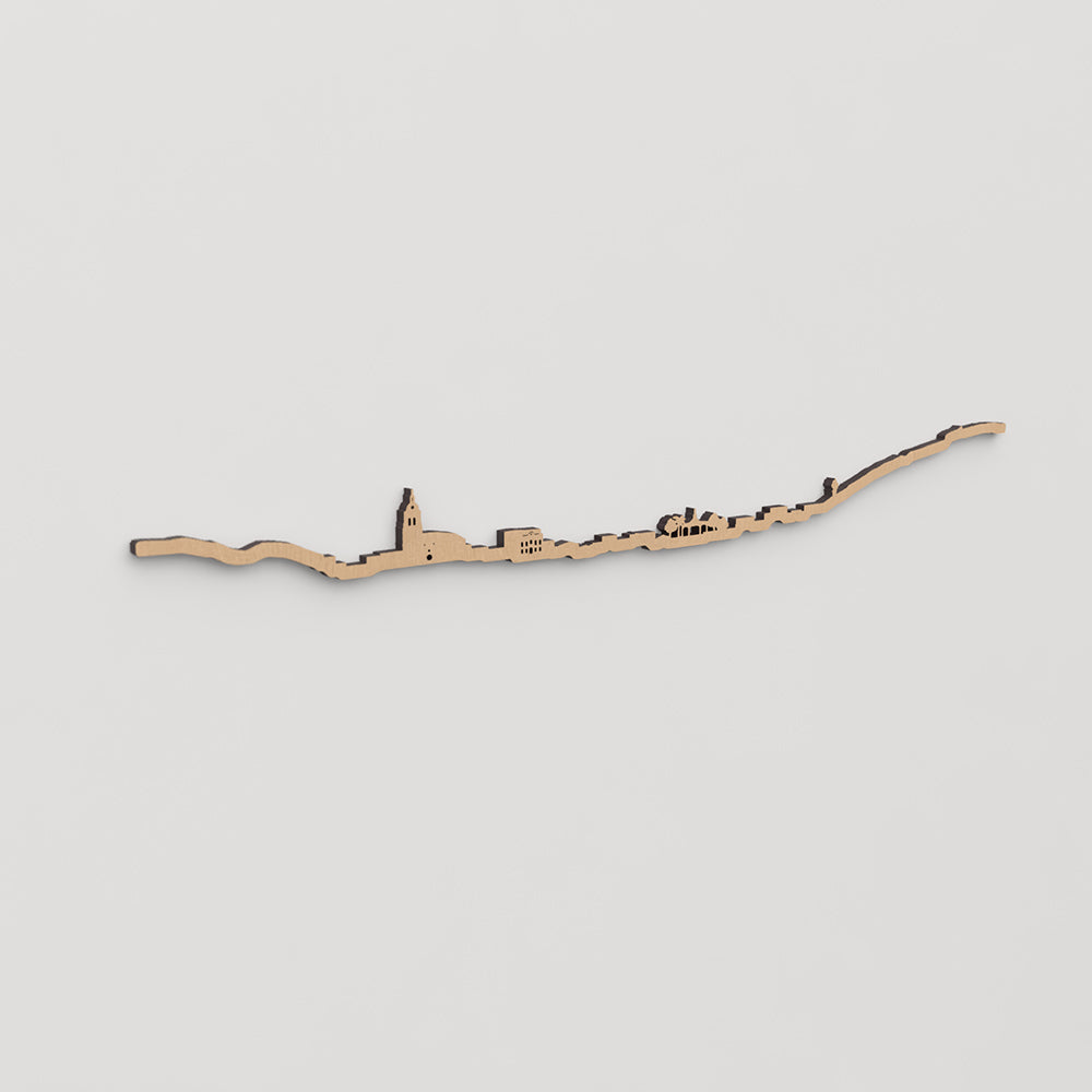 Skyline Puertollano en madera, decoración de pared elegante y moderna.
