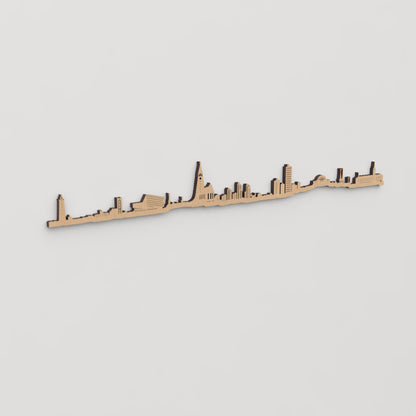 Skyline Reikiavik en madera, decoración de pared elegante y moderna.