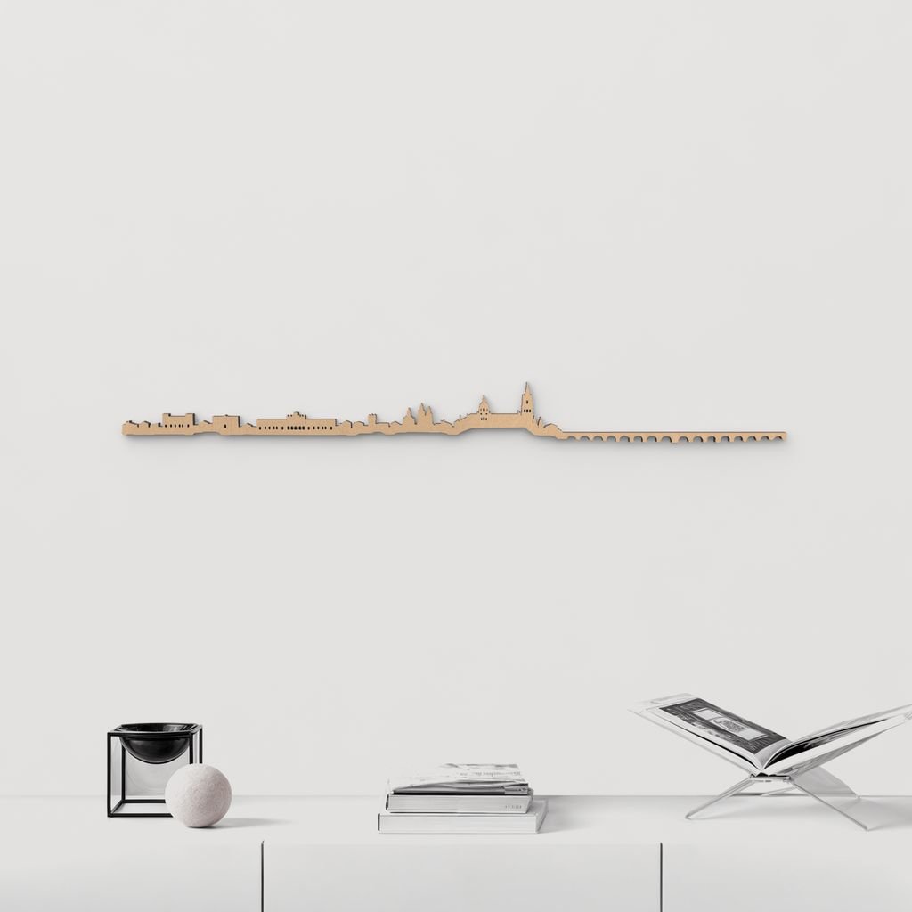 Silueta skyline de Salamanca en madera color marrón para decoración mural.