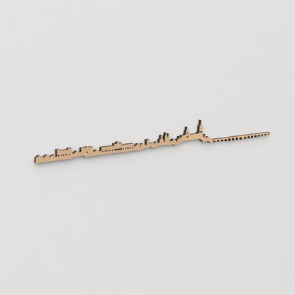 Decoración de pared con la silueta de Salamanca, una pieza de artesanía en madera.