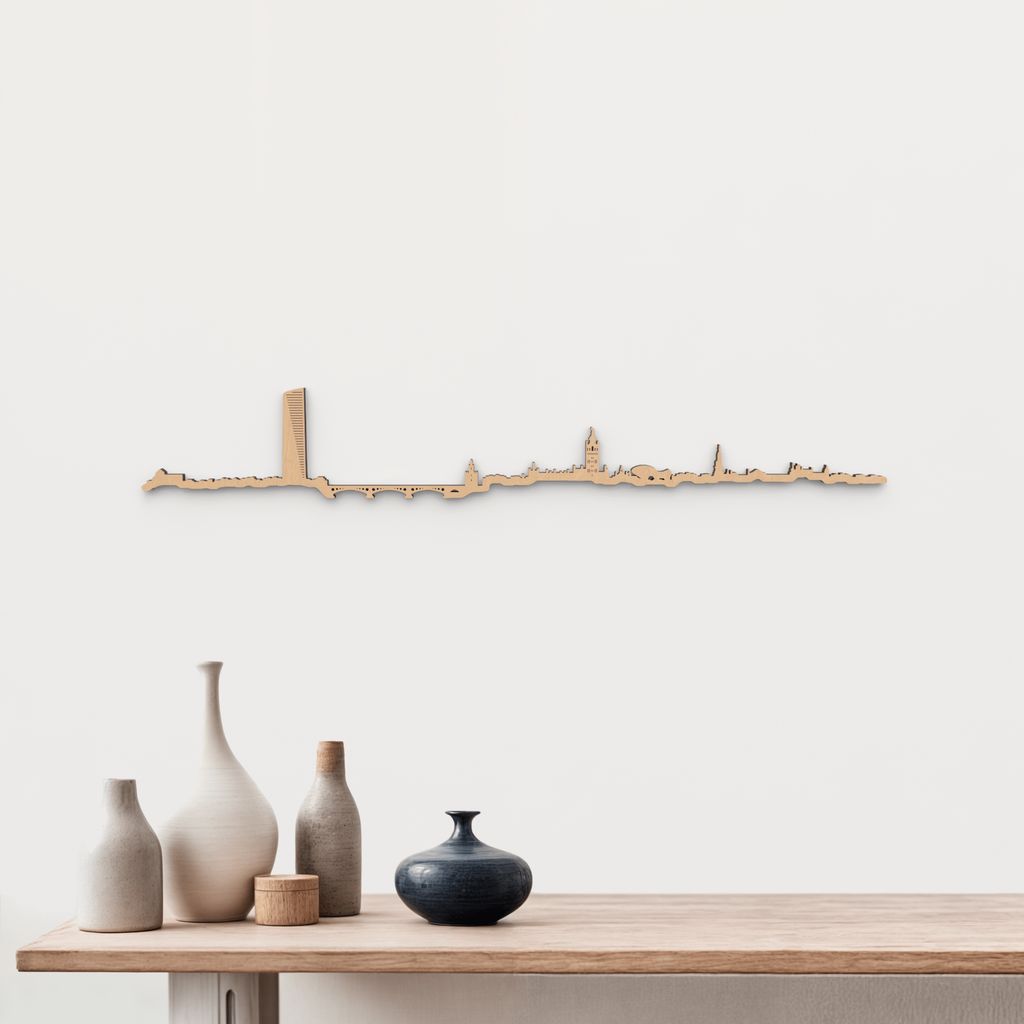 Silueta skyline de Sevilla en madera de abedul color marrón para decoración mural.