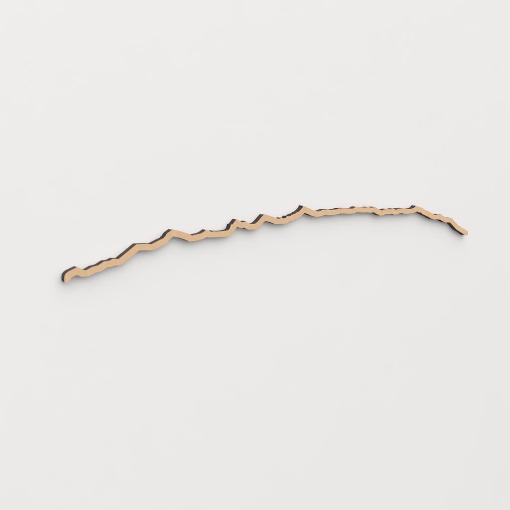 Decoración de pared con la silueta montañosa de Sierra Nevada, una pieza única en madera.