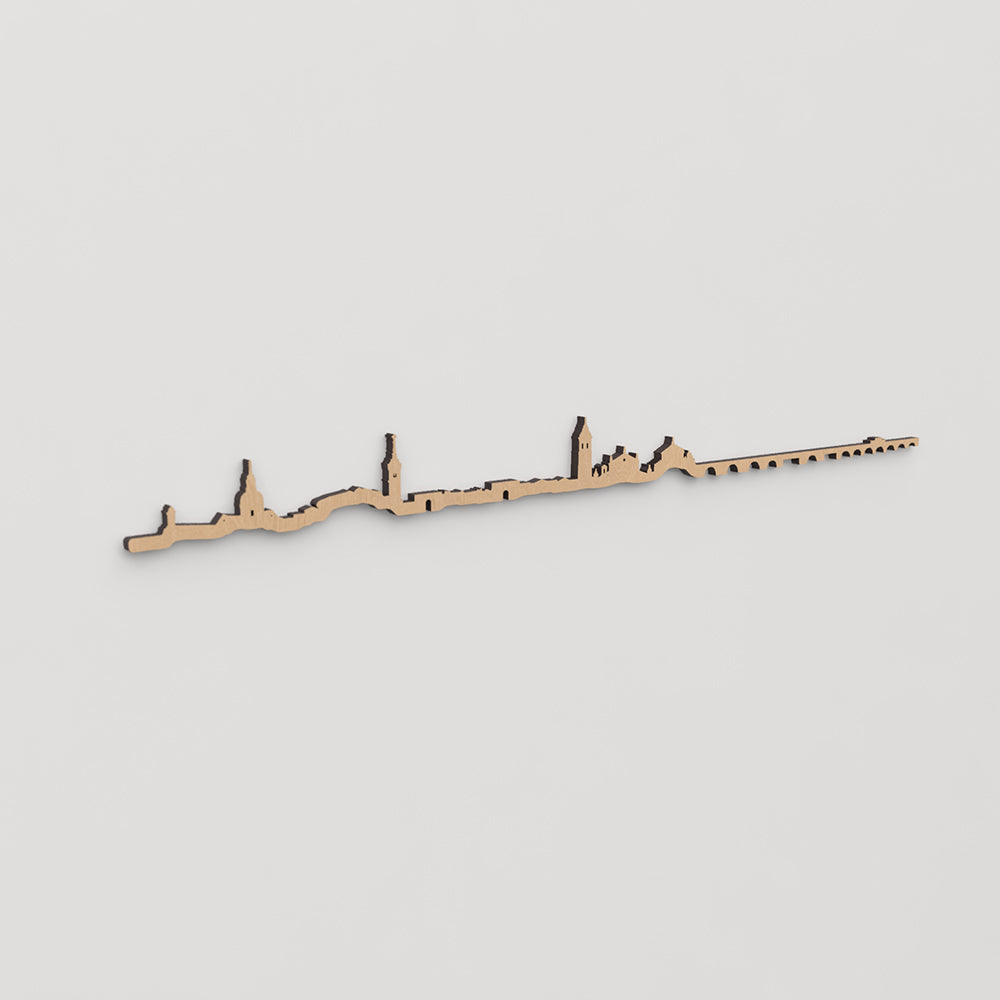 Skyline Talavera de la Reina en madera, decoración de pared elegante y moderna.