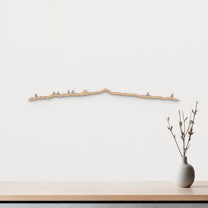 Silueta skyline de Vigo en madera de abedul color marrón para decoración mural.