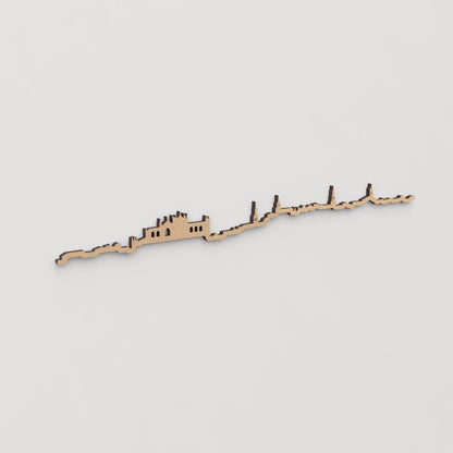 Decoración de pared con la silueta de Vitoria, una pieza de artesanía en madera.