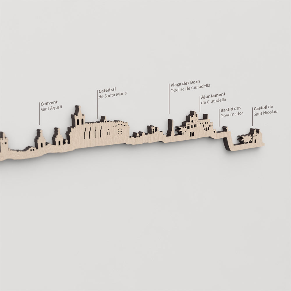 Skyline Ciutadella – primer plano de Ajuntament de Ciutadella en madera natural.
