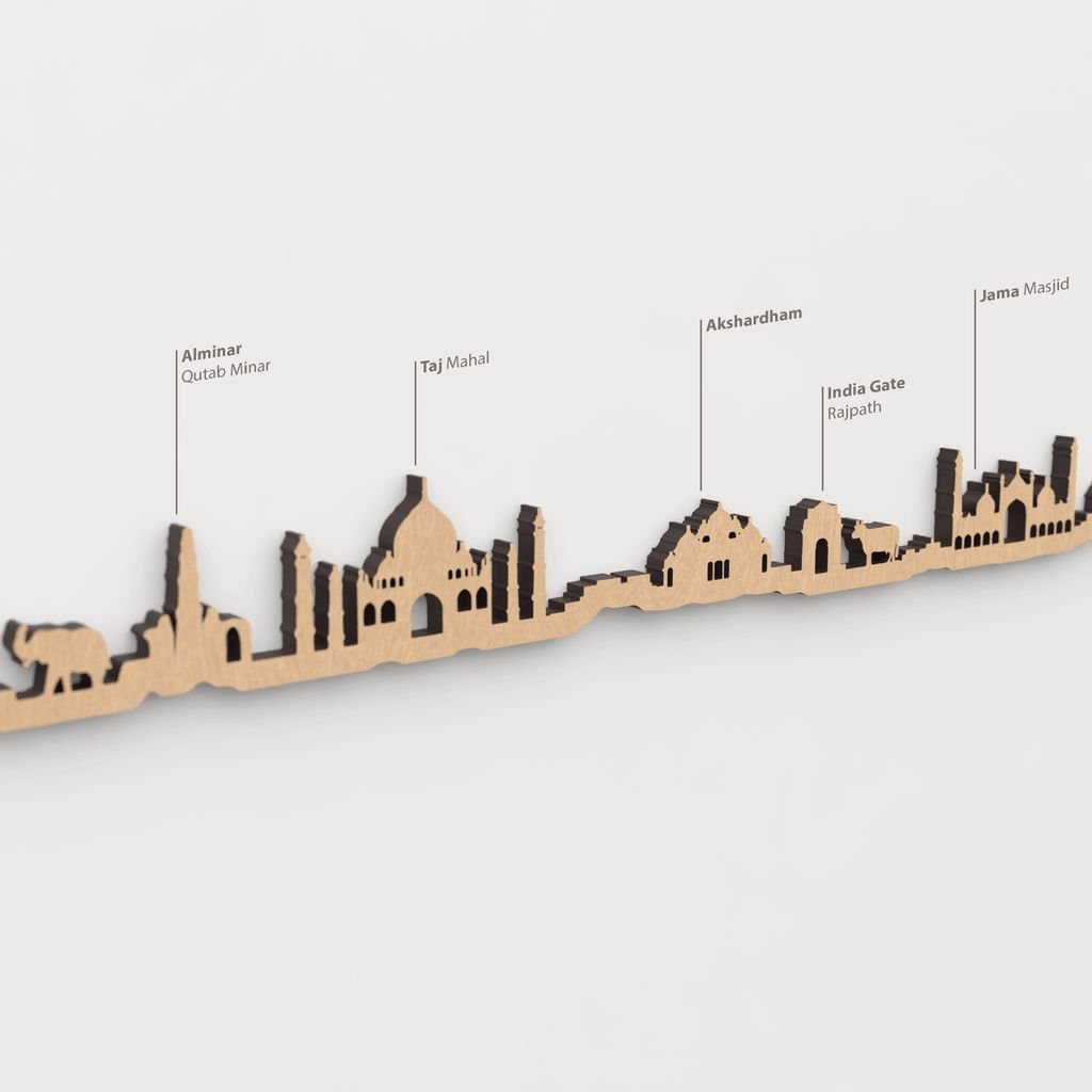 Skyline India – detalle del templo Akshardham en madera marrón.