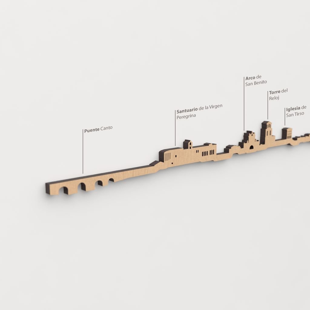 Skyline Sahagún – detalle del Arco de San Benito en madera marrón.