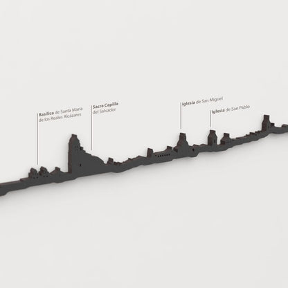 Detalle de la Basílica de Santa María de los Reales Alcázares en la silueta de madera del skyline de Úbeda.