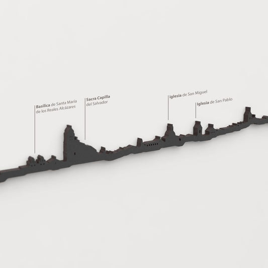 Detalle de la Basílica de Santa María de los Reales Alcázares en la silueta de madera del skyline de Úbeda.