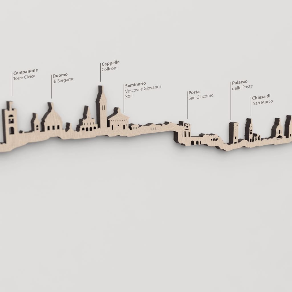 Skyline Bergamo – primer plano del Campanone (Torre Civica) en madera natural.