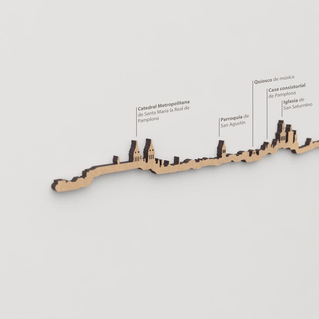 Skyline Pamplona – detalle de la Casa Consistorial de Pamplona en madera marrón.