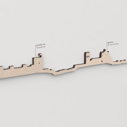 Skyline Banos de la Encina – primer plano del Castillo de Burgalimar en madera natural.