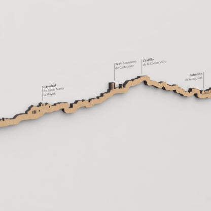 Skyline Cartagena – detalle del Castillo de la Concepcion en madera marrón.