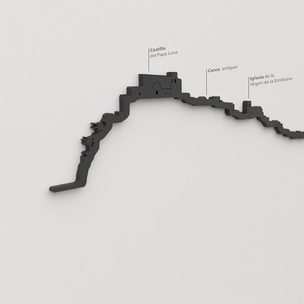 Skyline Peñíscola – detalle del Castillo del Papa Luna en madera negra.