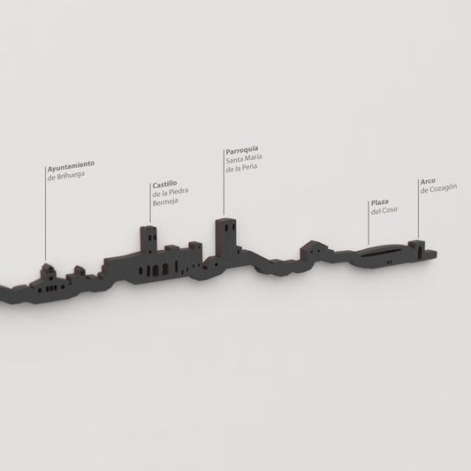 Detalle del Castillo de la Piedra Bermeja en la silueta de madera del skyline de Brihuega.