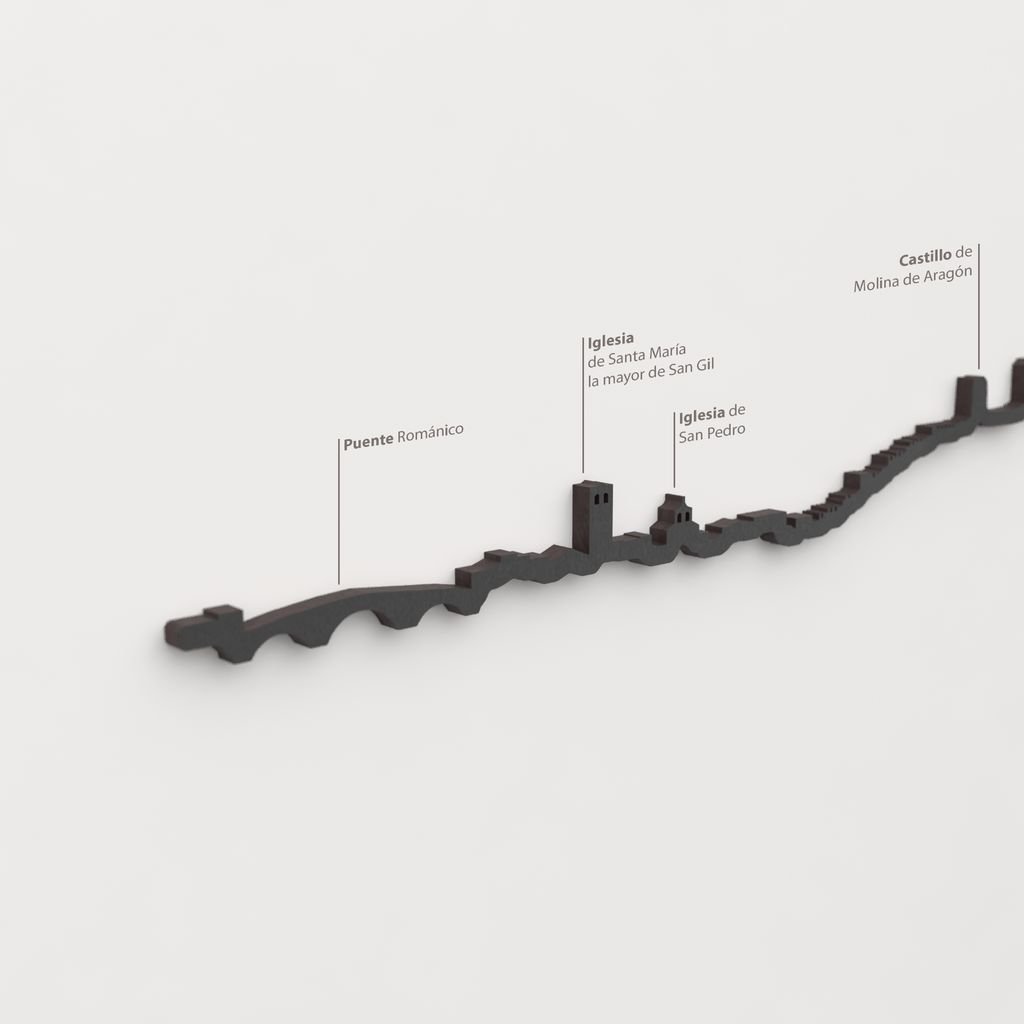 Detalle del Castillo de Molina de Aragón en la silueta de madera del skyline de la ciudad.