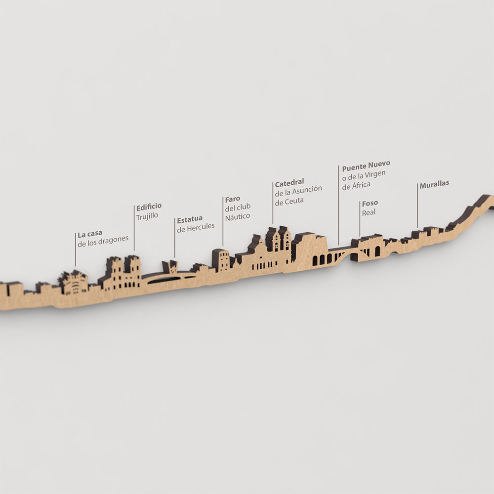 Skyline Ceuta – detalle de la Catedral de la Asunción en madera marrón.